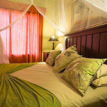 Maninghi Lodge โฮดสปรูท ภายนอก รูปภาพ