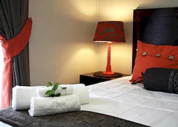 Maninghi Lodge โฮดสปรูท ภายนอก รูปภาพ
